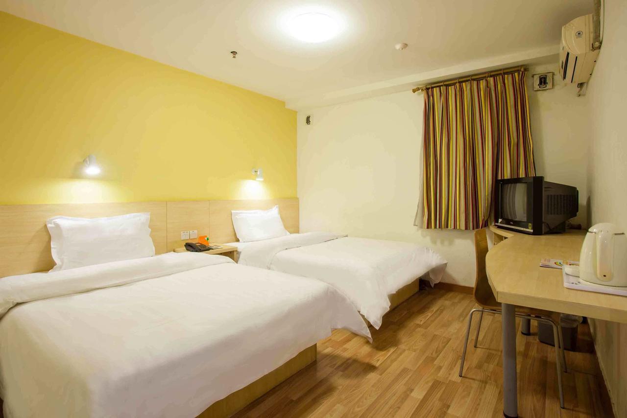 7Days Inn Wuhan Airport Panlong City Екстер'єр фото